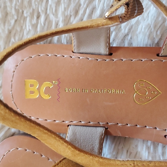 Women's Vegan Born in California Sandals, size 8 - Picture 6 of 7